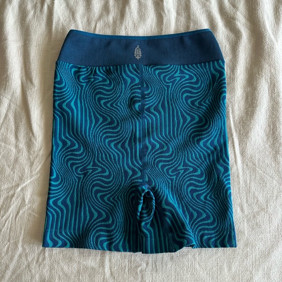 NWOT•FREE PEOPLE X FP MOVEMENT•Women’s “Free Throw”Jacquard Biker Shorts Size Sm - Picture 6 of 7